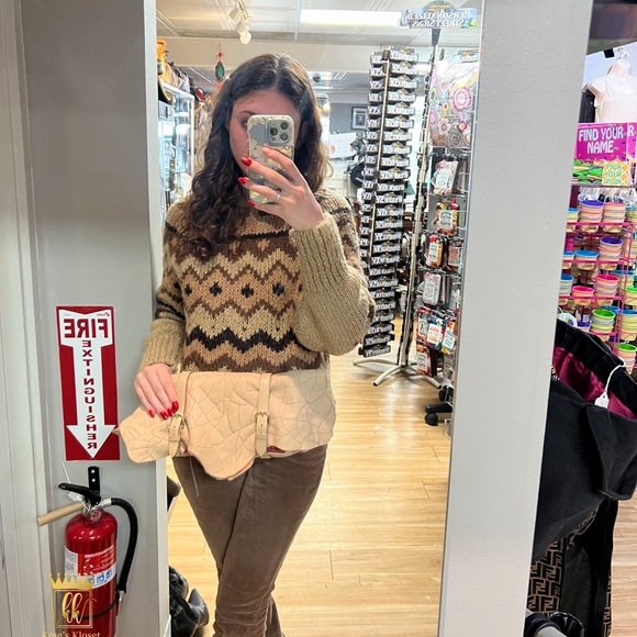 CHANEL Very Rare Chanel clutch with Shearling flap - Picture 12 of 12